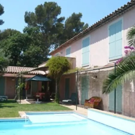 Sur Pool Seaview *